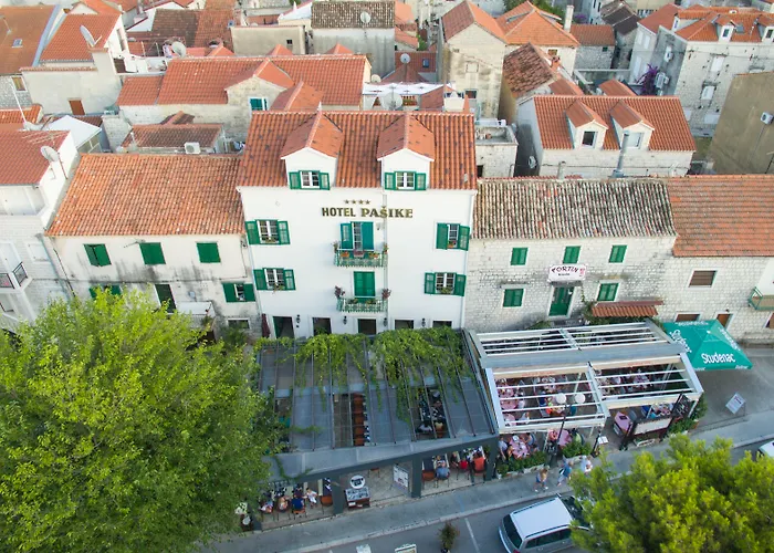 Heritage Pasike Hotel